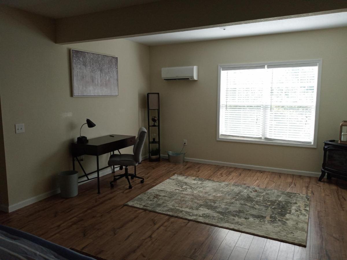 Tranquil Creekside Mountain View Getaway Apartment Clyde Exterior photo